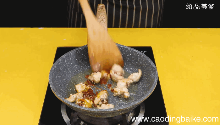 四宝烧鸡翅的做法，四宝烧鸡翅怎么做