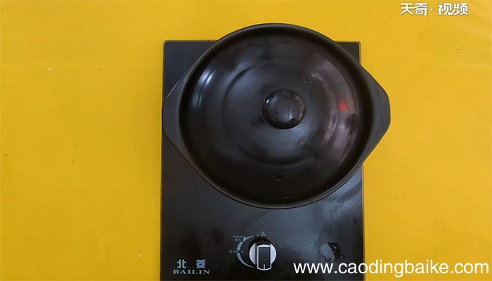 墨鱼排骨汤的做法 墨鱼排骨汤怎么做