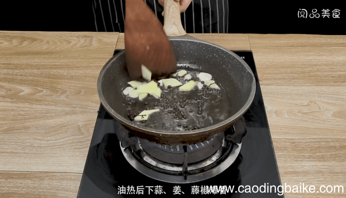 藤椒海参红烧肉的做法 藤椒海参红烧肉怎么做好吃
