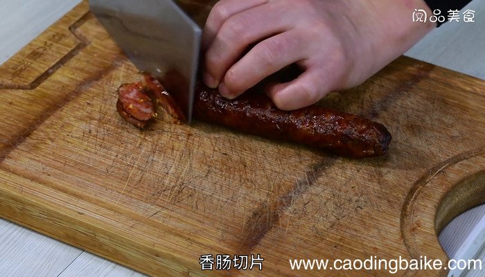 香肠炒蚕豆怎么做 香肠炒蚕豆的做法