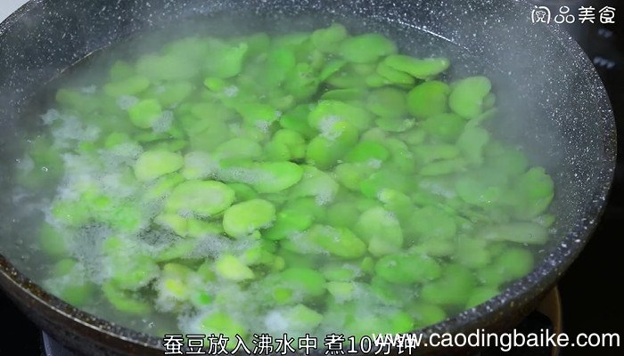 香肠炒蚕豆怎么做 香肠炒蚕豆的做法