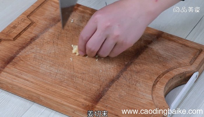 香肠炒蚕豆怎么做 香肠炒蚕豆的做法
