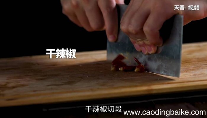 青椒炒猪头肉怎么做 青椒炒猪头肉