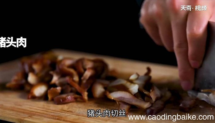 青椒炒猪头肉怎么做 青椒炒猪头肉