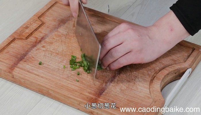 腊肠香菇炒饭的做法 腊肠香菇炒饭怎么做