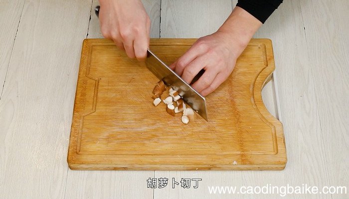 腊肠香菇炒饭的做法 腊肠香菇炒饭怎么做