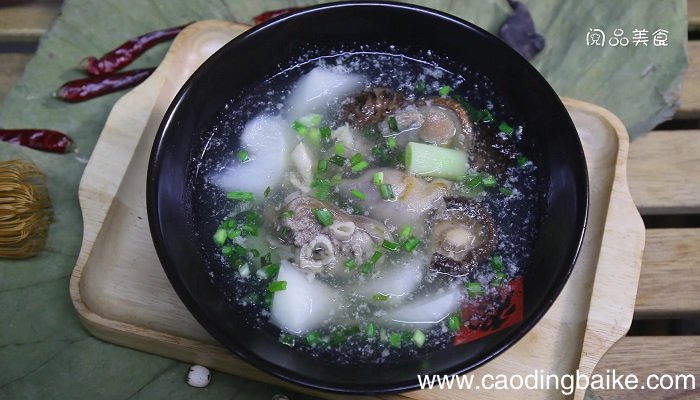 猪脚炖萝卜冬菇的做法 猪脚炖萝卜冬菇怎么做
