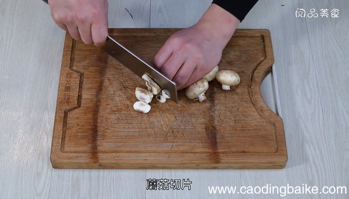 蚕豆炒蘑菇的做法 蚕豆炒蘑菇怎么做