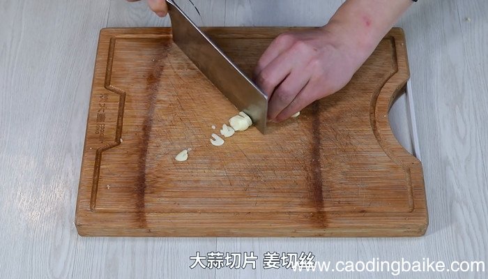 腊肉炒芥兰怎么做 腊肉炒芥兰的做法