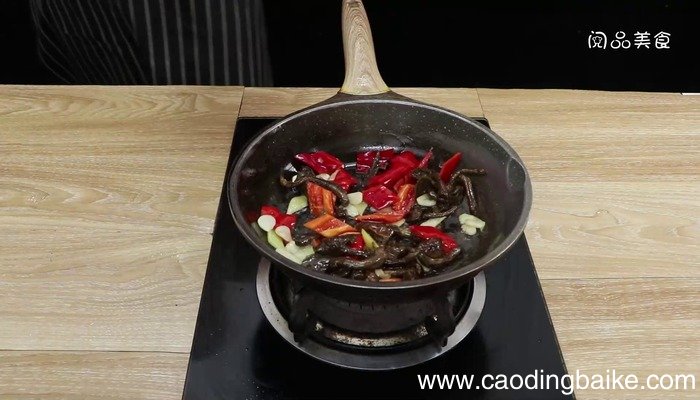 珍珠菇烩西葫芦怎么做 珍珠菇烩西葫芦怎么做好吃