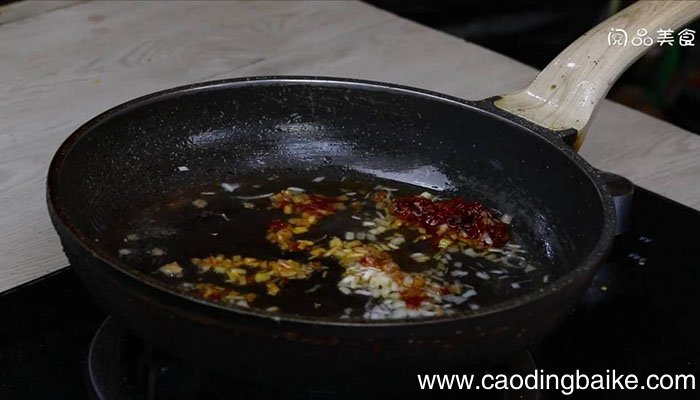 红烧蒜香茄子 红烧蒜香茄子的做法