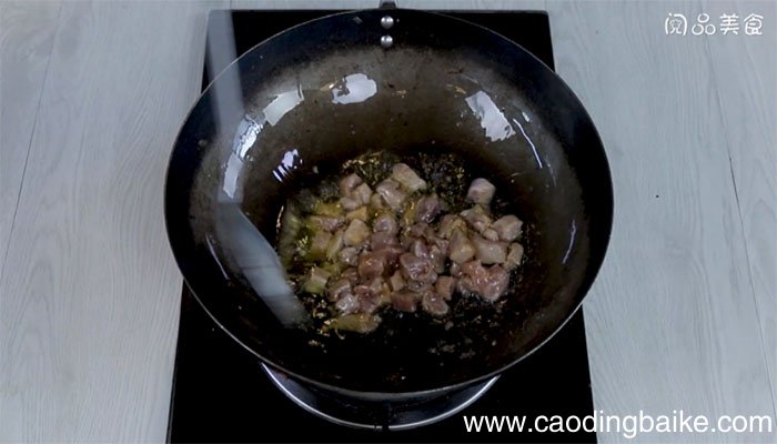 洋葱炒肉丁的做法 洋葱炒肉丁怎么做