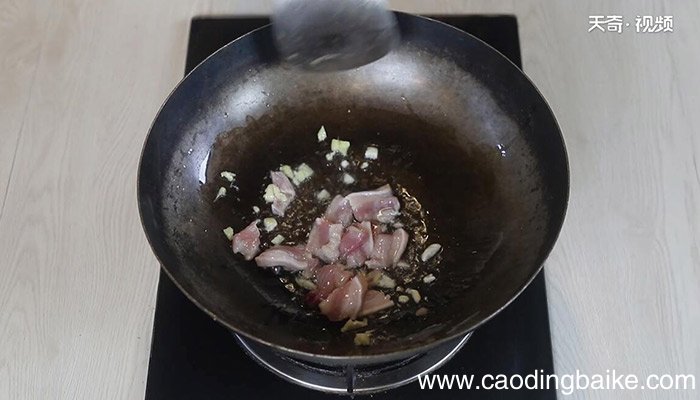白菜炒木耳的做法 白菜炒木耳怎么做