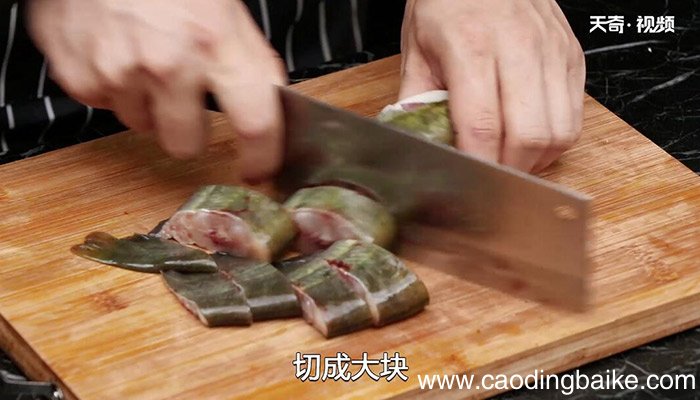 鲇鱼炖酸菜的做法 鲇鱼炖酸菜怎么做