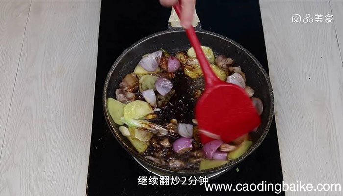 猪肉炒土豆洋葱 猪肉炒土豆洋葱的做法