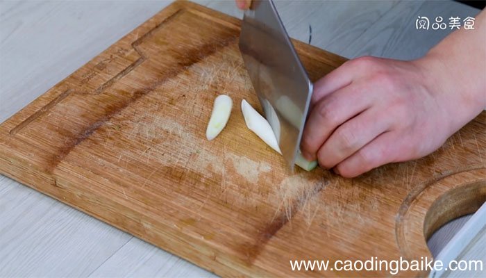 茼蒿炖豆腐做法 茼蒿炖豆腐怎么做