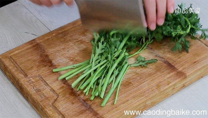 茼蒿炖豆腐做法 茼蒿炖豆腐怎么做