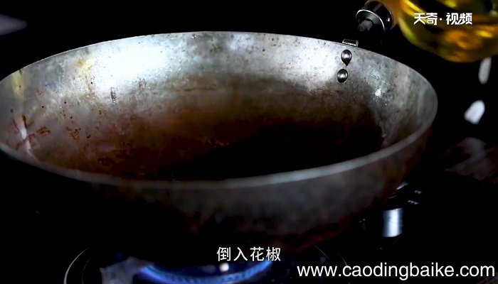爆炒卤肥肠的做法 爆炒卤肥肠怎么做
