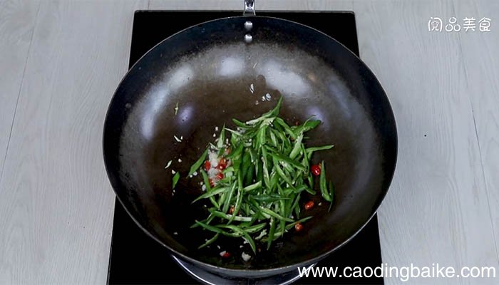 尖椒炒肉皮的做法 如何做尖椒炒肉皮