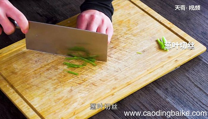 沙茶焖鸡翅怎么做 沙茶焖鸡翅