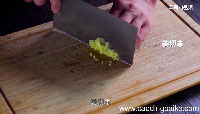 沙茶焖鸡翅怎么做 沙茶焖鸡翅