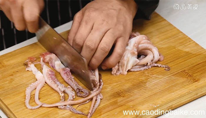 鱿鱼须焖排骨的做法 如何做鱿鱼须焖排骨