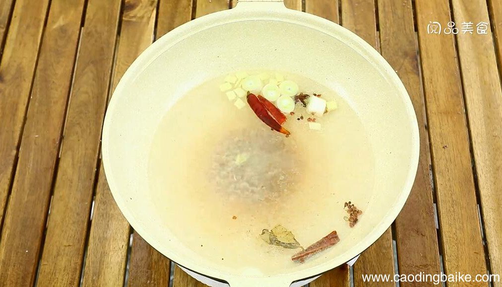 香菇粉皮炖鸡的做法 香菇粉皮炖鸡怎么做