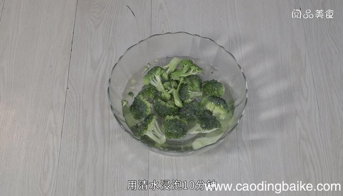 西兰花配蛋炒饭做法 西兰花配蛋炒饭怎么做
