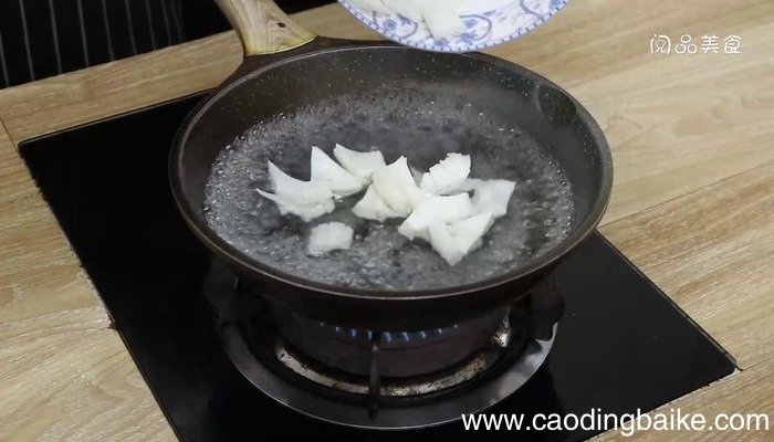 尖椒西芹爆黄喉的做法 尖椒西芹爆黄喉怎么做好吃