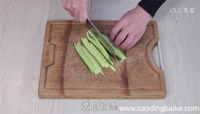 白菜蒸鱼卷怎么做 白菜蒸鱼卷做法是什么