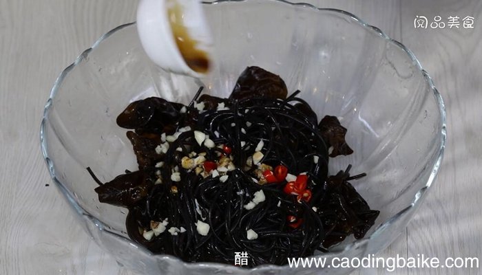 木耳拌蕨根粉的做法 木耳拌蕨根粉怎么做