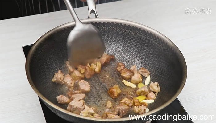 土豆炖牛腩的做法 土豆炖牛腩如何做