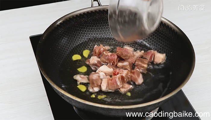 土豆炖牛腩的做法 土豆炖牛腩如何做