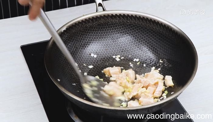 胡萝卜土豆鸡丁的做法胡萝卜土豆鸡丁怎么做