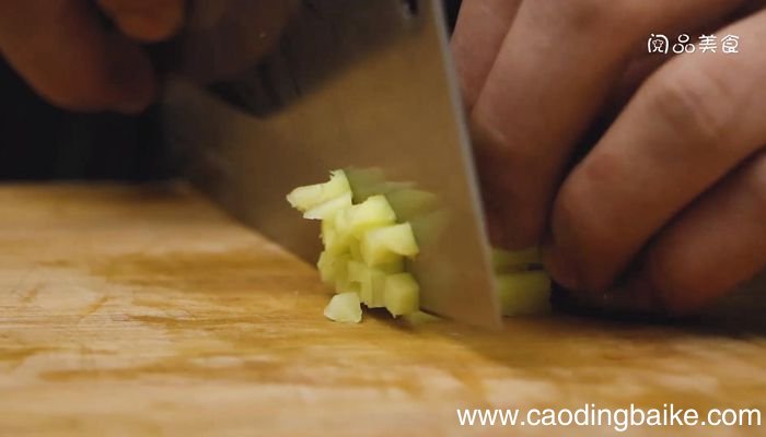 胡萝卜土豆鸡丁的做法胡萝卜土豆鸡丁怎么做