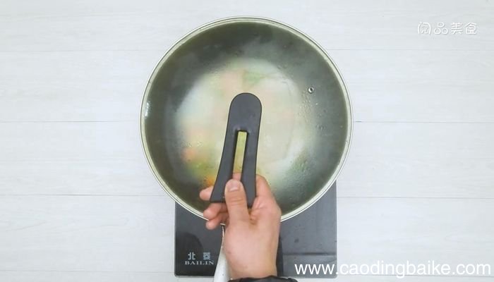 胡萝卜土豆鸡丁的做法胡萝卜土豆鸡丁怎么做