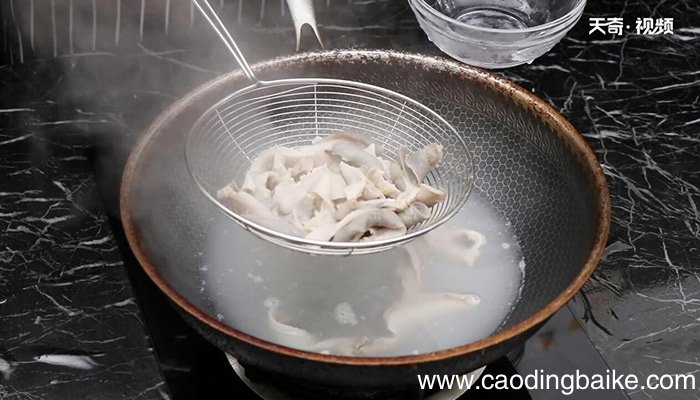 洋葱爆猪肚的做法 洋葱爆猪肚怎么做